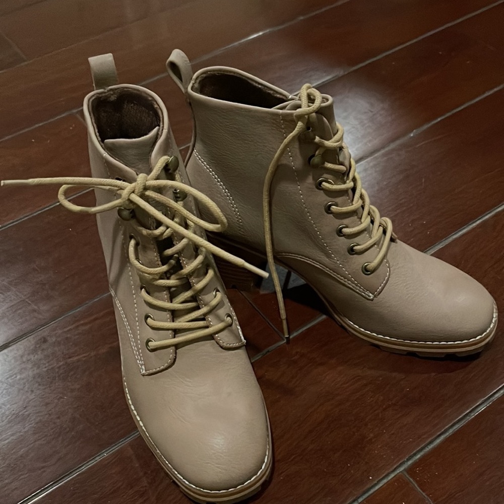 KORKS Chelsea Combat Lace-up Natural Heels Booties Beige size 6.5M - Picture 10 of 10